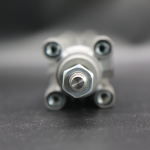 待機(jī)托氣缸