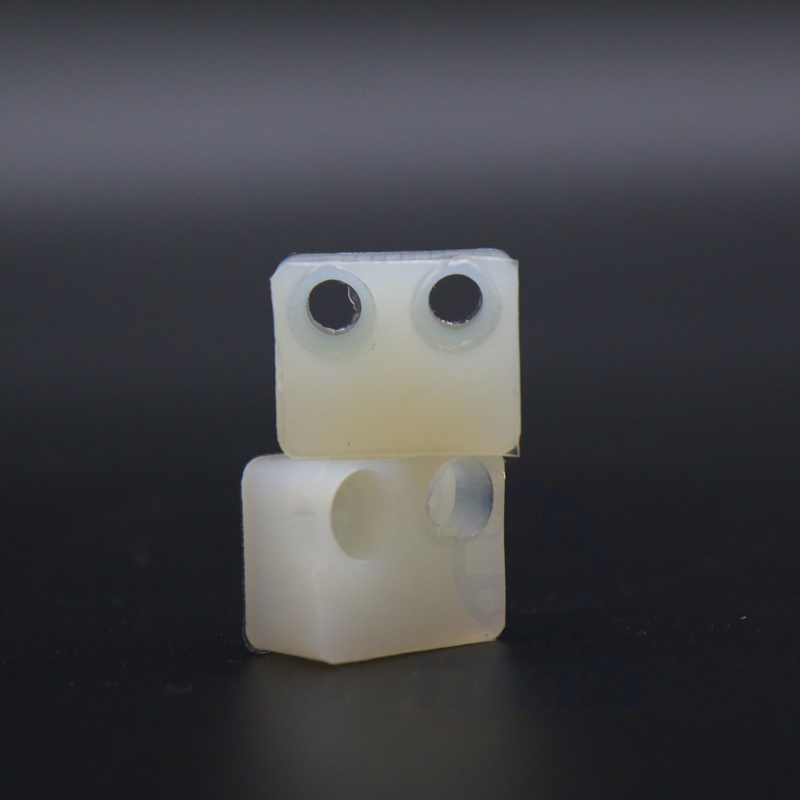 I型機(jī)械手夾頭