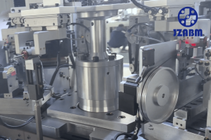 五工位全自動(dòng)平衡機(jī)